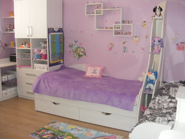 violet kids' room design