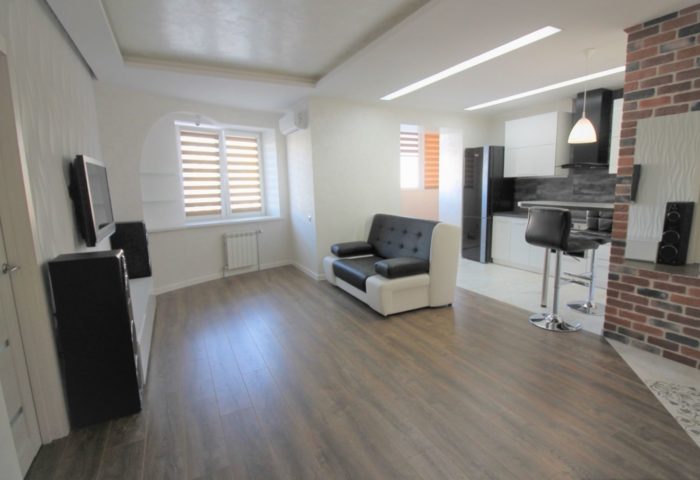 what type of flooring to choose for a studio apartment