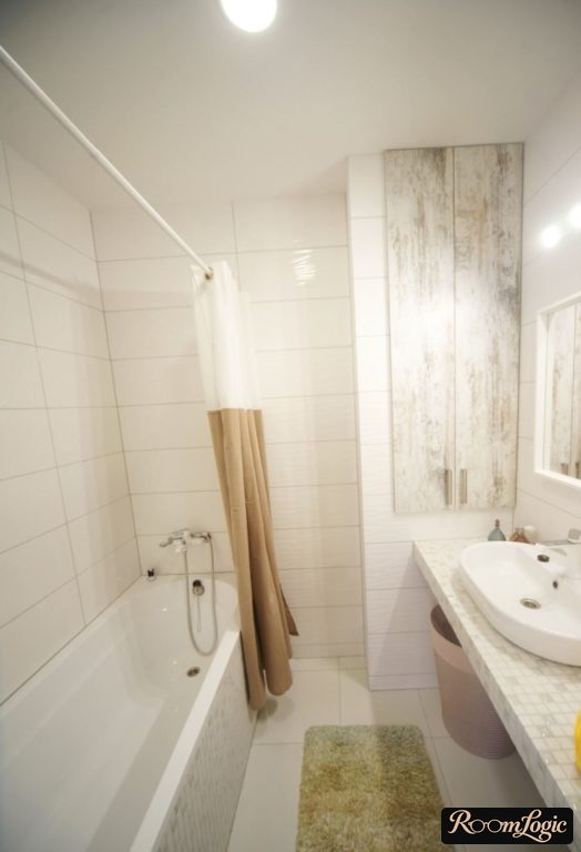 which tile is better for the bathroom matte or glossy bathroom design