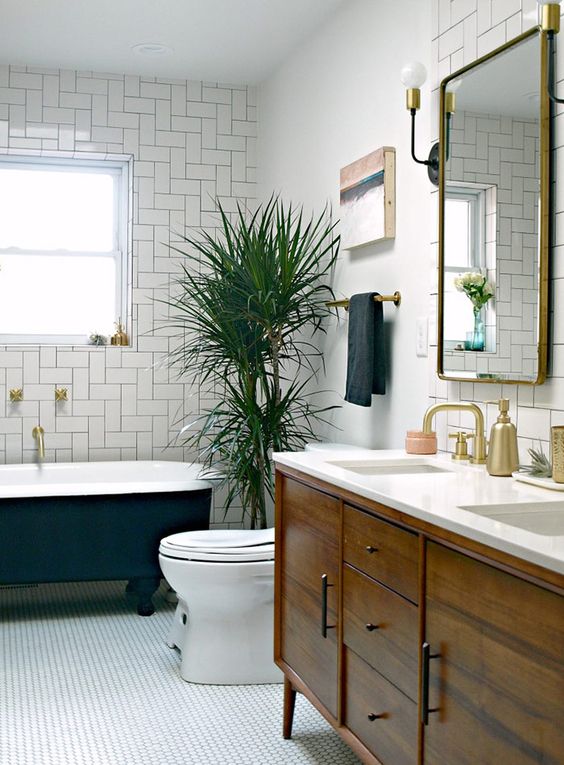 white and gold combination in classical bathroom design
