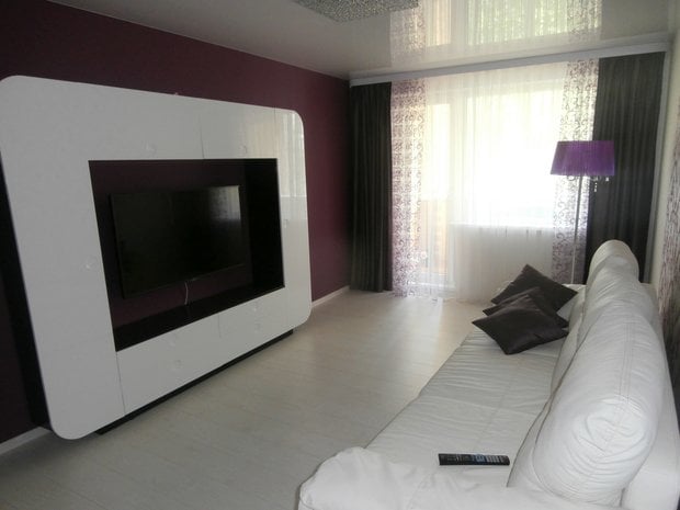 White and purple colors in the interior