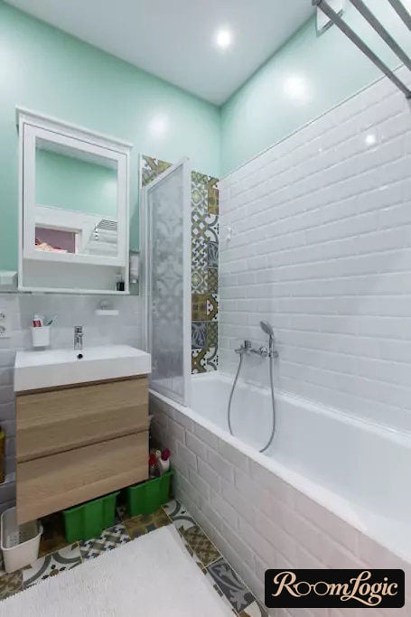 white and turquoise in the bathroom