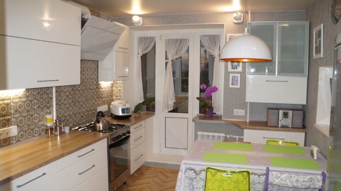 white color and wood on the kitchen