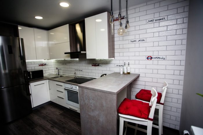 White decorative brick on the kitchen work wall