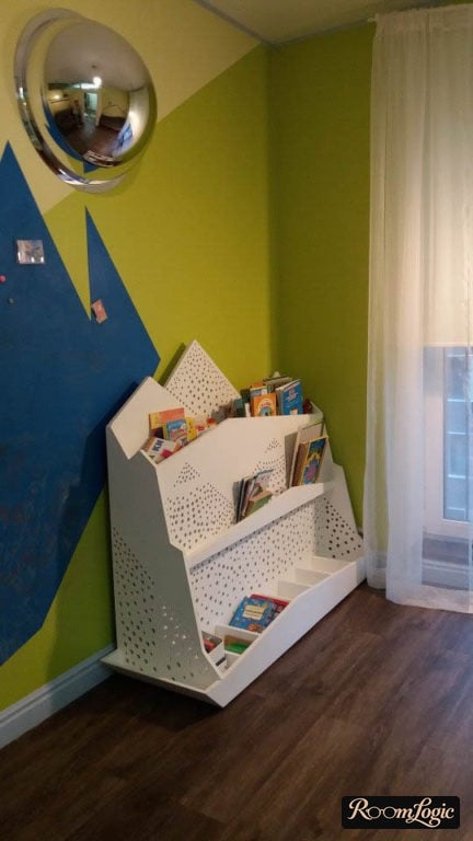 white floor bookshelf for kids’ room