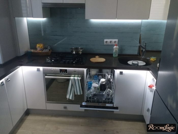 kitchen design in tiny apartment