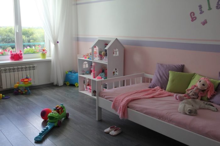 White kids' room furniture