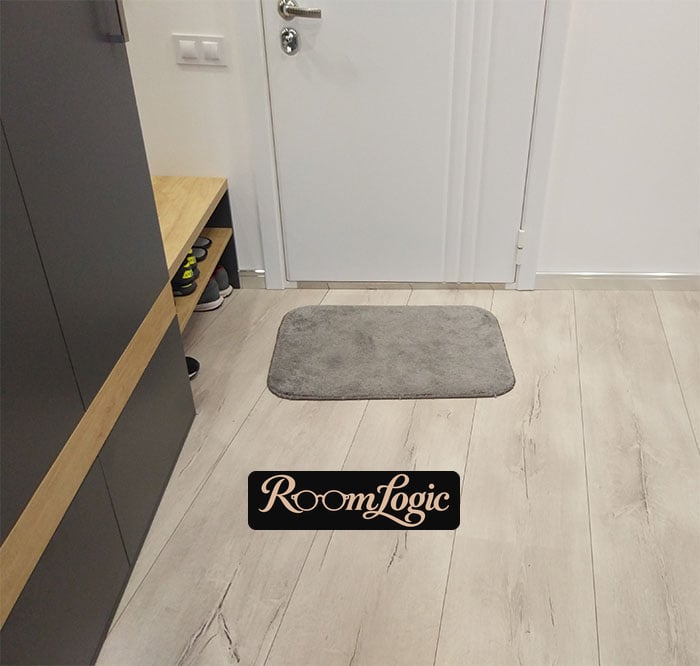 White laminate floor in the hallway