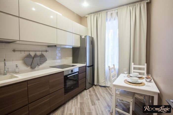 White long fabric curtains in the kitchen