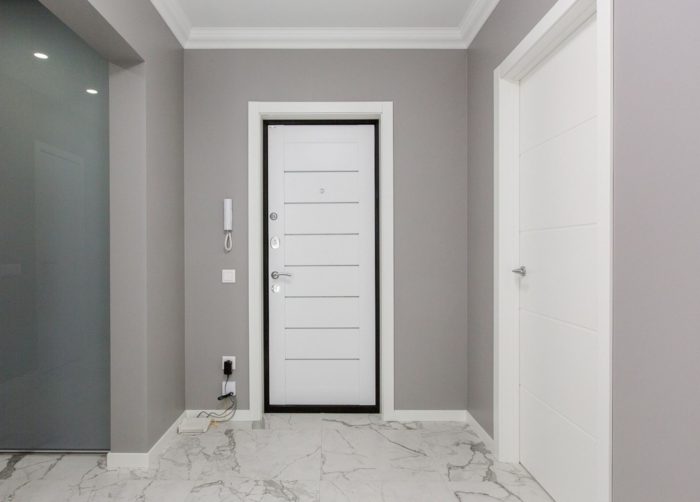 white marble tile in entryway