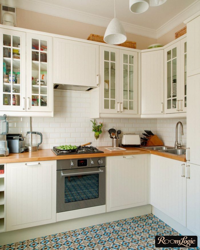 white subway tile on the kitchen backsplash in scandi style