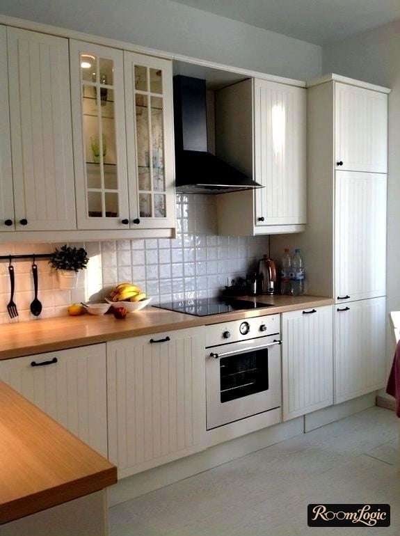 wood-look Scandinavian-style kitchen